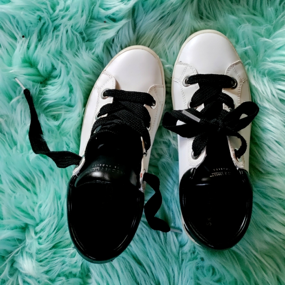 Skechers shoes women Black & White